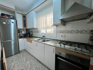 Piccolo appartamento in Cerdanyola Sud. Bajo tipo casita en cerdañola norte