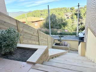 Casa aparellada a Can Palet de Vista Alegre. Casa adosada a estrenar en can palet de vistalegre