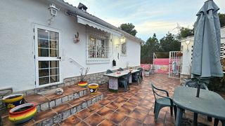 Chalet in Torre en Conill-Cumbres de San Antonio. Urbanización cumbres de san antonio.
