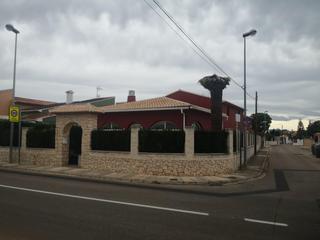 Chalet à Oliva Playa. A casos metros de la playa.
