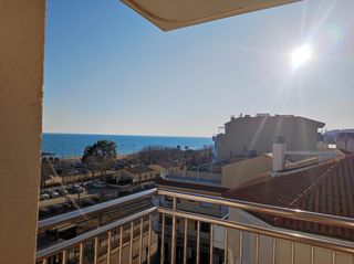 Piccolo appartamento in Calella. Frente a la estación de tren de renfe rodalies.