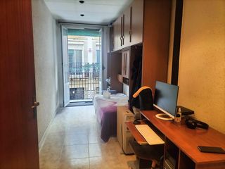 Piso en Raval. Peu de la creu  joaquim costa