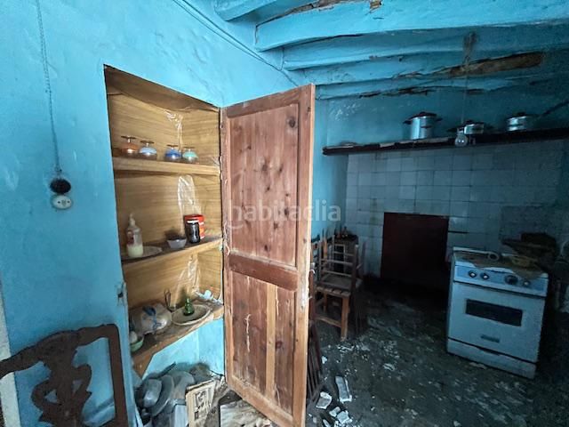 Foto be899cb5-1498-4704-b0d0-fe41d0097d9a. Casa aparellada a Campos poble Campos