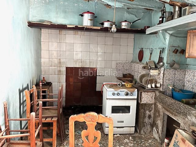 Foto faf9d527-ddd7-42d0-88d1-f43aa72b6d8c. Casa aparellada a Campos poble Campos