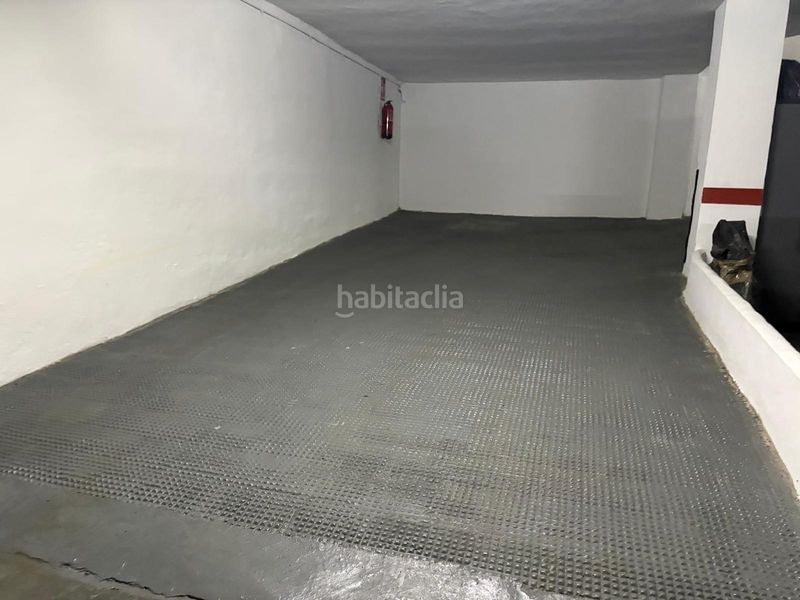 Foto 45d243f3-8319-48c7-b064-fea1d8588fed. Aparcament cotxe a Russafa Valencia