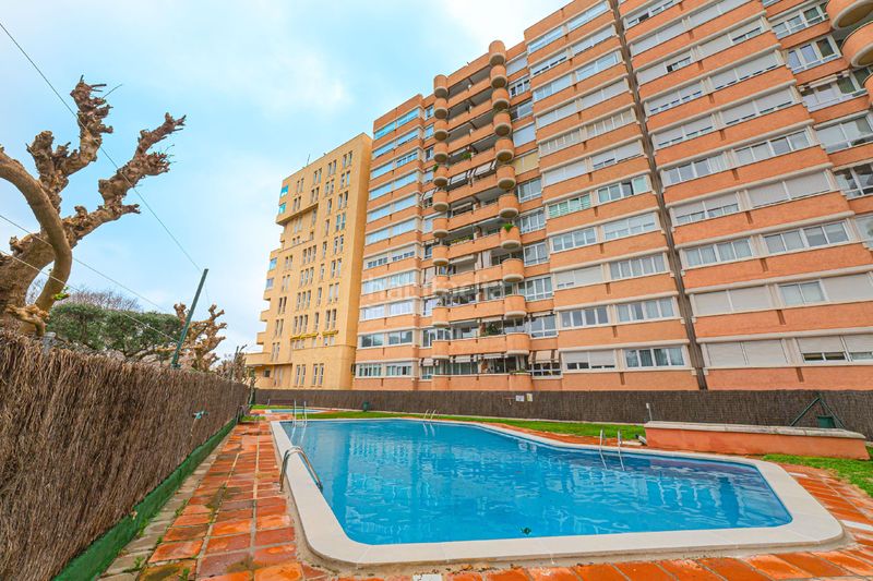 Foto cd733947-bf76-4865-bdc0-06d0895c7f08. Pis amb piscina a Sant Ramon - Maternitat Barcelona