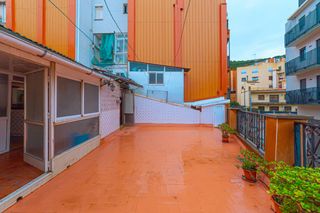 Chalet in Roquetes. Alavarado frente metro l3 roquetes