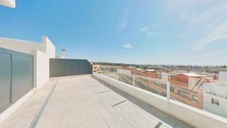 Penthouse in Santa Maria-l´Eixample-Sud Sumella. Junto al centro y a escasos minutos de la playa.