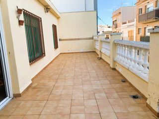 Xalet a Les Roquetes. Proximo a casa del mar.