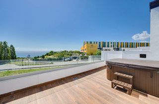 Casa bifamiliare in Montgat. Chalet adosado en montgat.