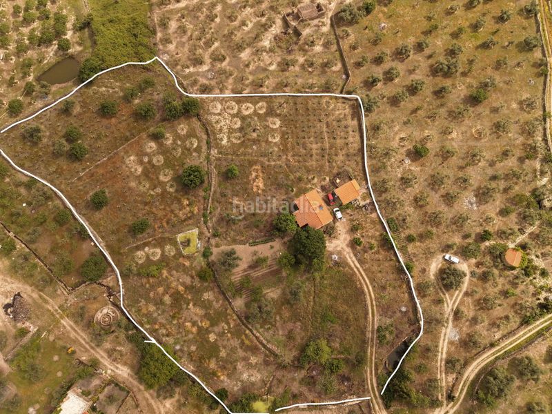 Foto 5ca4a1a2-4624-4278-9c23-ebb0a8fdc837. Masia amb aparcament piscina a Montánchez