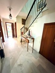 Casa aparellada a El Pino-Bajo de Guía. A 600 metros del emblematico restaurante casa bigotes