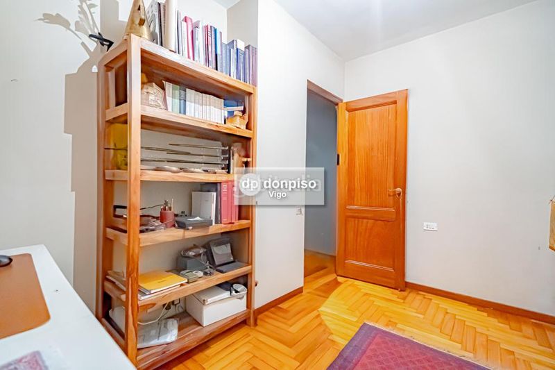 Foto 1b7de6cc-9317-4d15-b7c1-98096ef494a1. Apartament amb calefacció aparcament a Plaza España - Corte Inglés Vigo