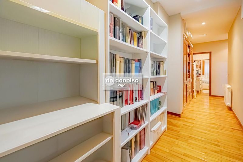 Foto 3fca4860-6f31-4ef2-9199-9335b8bf4a85. Apartament amb calefacció aparcament a Plaza España - Corte Inglés Vigo