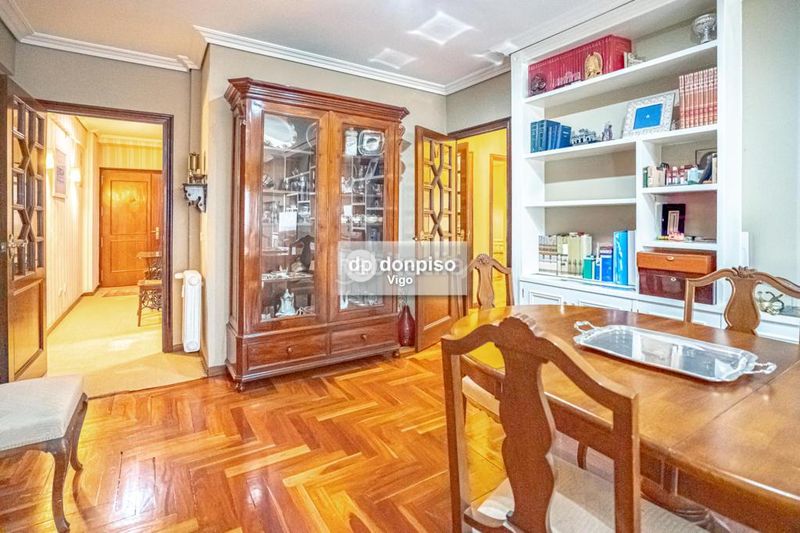 Foto 8b44b190-f244-456f-9994-91b56c4d3646. Apartament amb calefacció aparcament a Plaza España - Corte Inglés Vigo