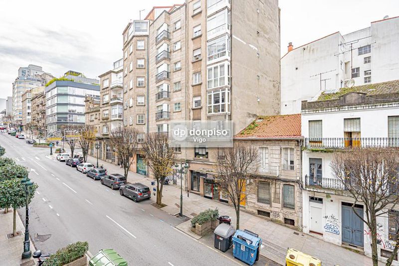 Foto df3f0d8c-3d41-43b4-ae3f-db9082a1bd30. Apartament amb calefacció aparcament a Plaza España - Corte Inglés Vigo
