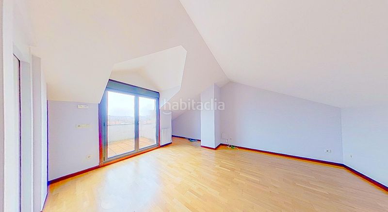 Foto 24316bf5-b0a0-4723-898c-2e9d993ff5ba. Casa aparellada amb calefacció aparcament a Sardoma - Castrelos Vigo