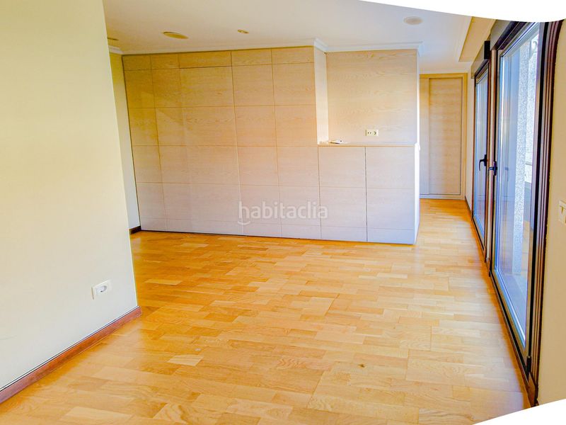 Foto b826a868-9aa0-4f51-84ff-89a1a1c18213. Casa aparellada amb calefacció aparcament a Sardoma - Castrelos Vigo