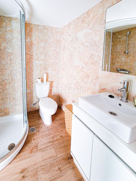 Foto c5d9b3d8-d779-4ab8-b5e8-9e1480af4eb8. Casa aparellada amb calefacció aparcament a Sardoma - Castrelos Vigo