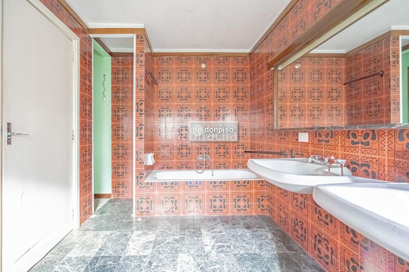 Foto 96841920-999a-4879-89cb-43f66e6bfaa6. Xalet amb calefacció aparcament a A Salgueira - O Castaño Vigo