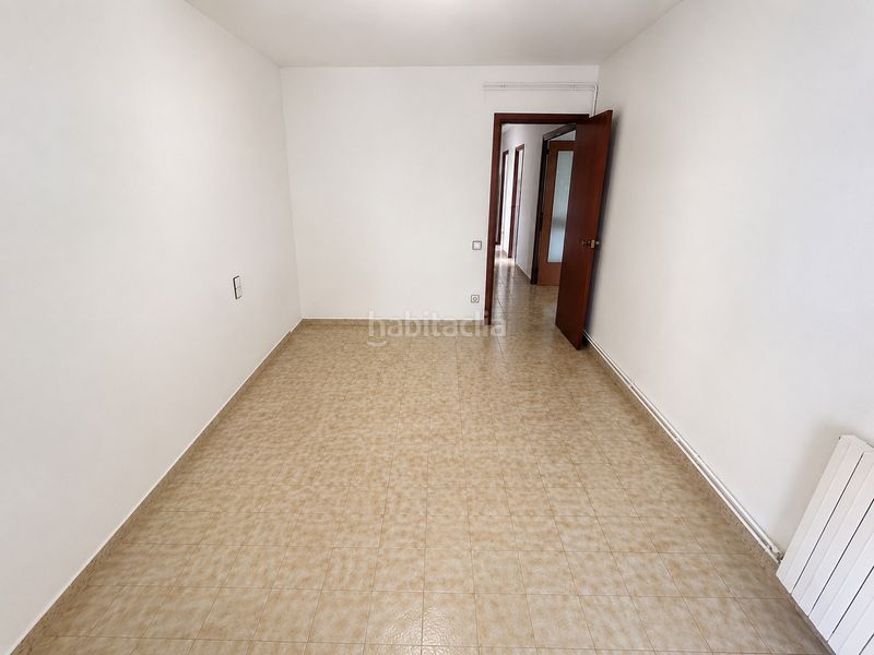 Foto c3df40ff-d926-488b-8f0e-30f99a2b9e36. Pis amb piscina a Montmar Castelldefels