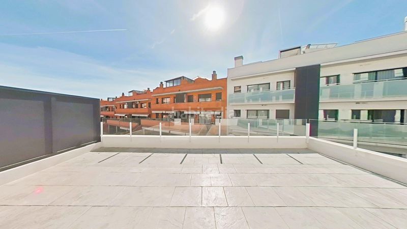 Foto d20d8a98-586c-4814-ac2b-88a377fe2b66. Planta baixa amb calefacció aparcament piscina a Cubelles