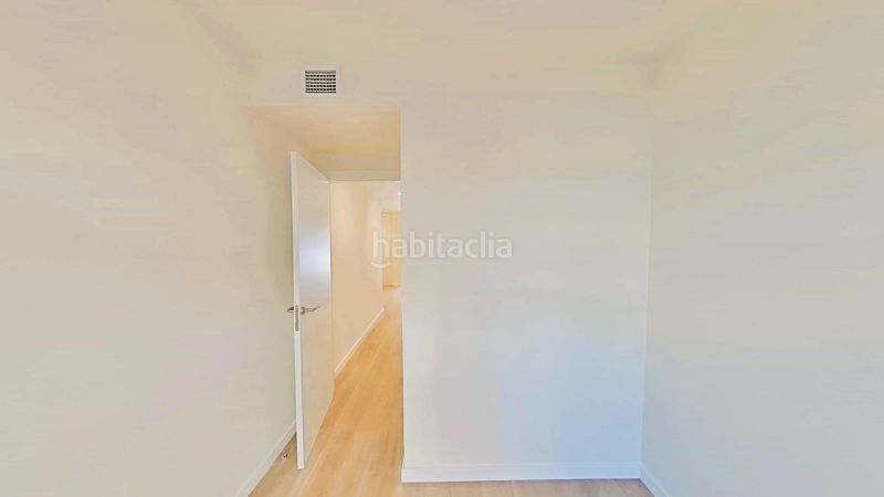 Foto fefcc172-583b-4928-bb01-40ff97280a84. Planta baixa amb calefacció aparcament piscina a Cubelles