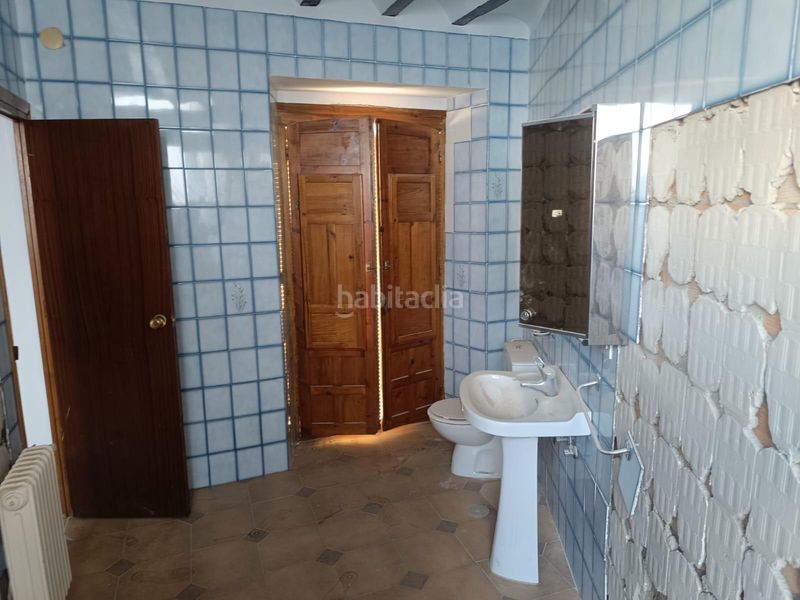 Foto e8009f97-77c1-4690-9be0-d621ab0e4fb7. Casa aparellada amb calefacció aparcament a Baeza