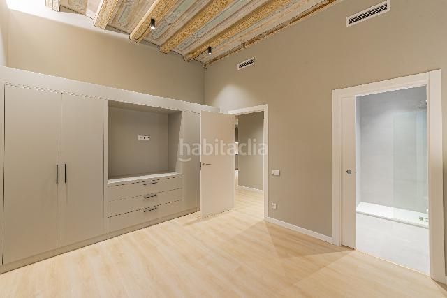 Foto 9b0e0e1d-8c5b-4a7f-8cec-cac9d4c3e21d. Pis amb calefacció a Gòtic Barcelona