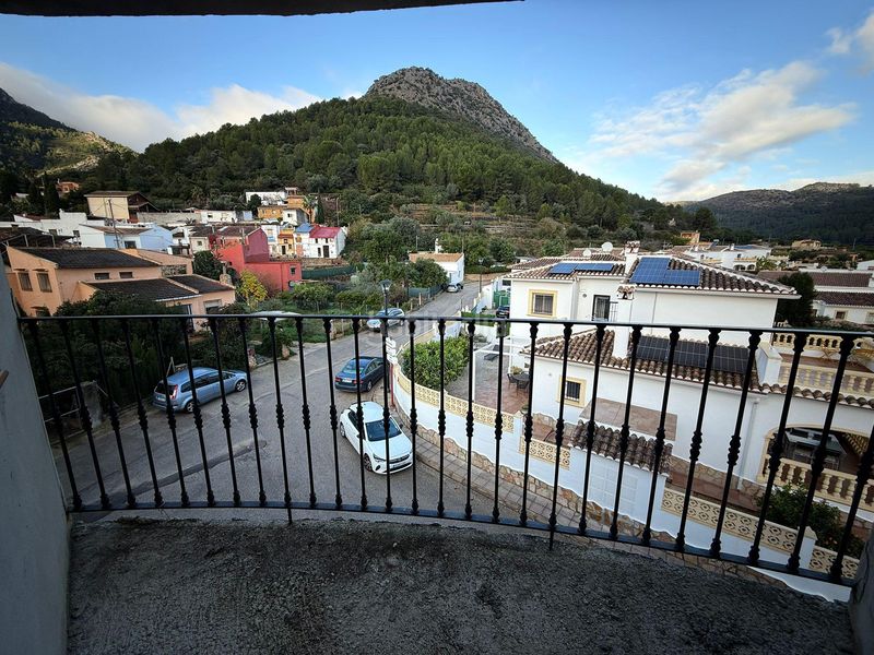 Foto 427e1ac8-d7e2-4139-97dd-97ed0f174e2a. Xalet a Sagra