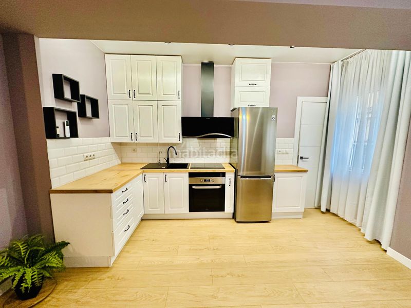 Foto cee6e881-a1ce-4b57-8dfc-357cafb929ab. Pis a Ciutat Fallera Valencia