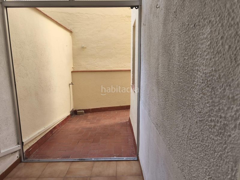 Foto 0aa7a8aa-b559-4ffa-aff4-2651e3d371db. Planta baixa a El Camp de l´Arpa del Clot Barcelona