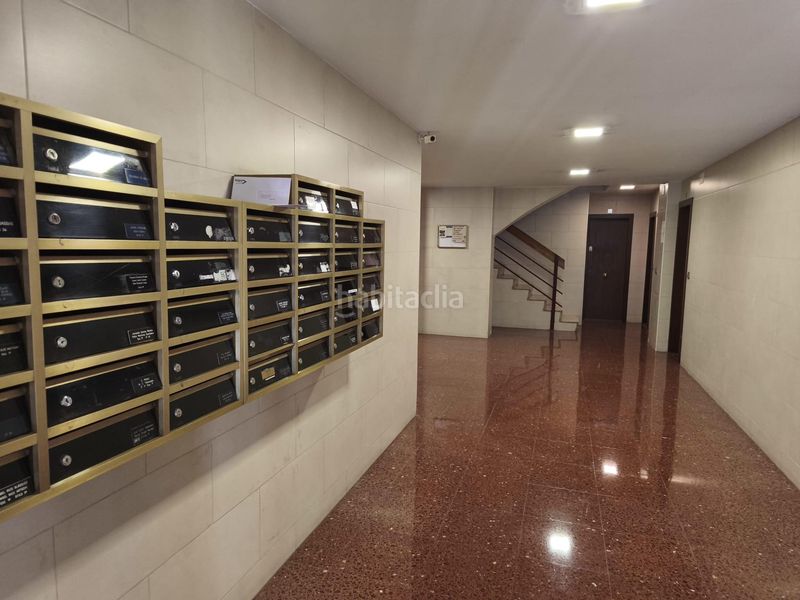 Foto 4b563760-b759-4c41-a04a-55811bb70d51. Planta baixa a El Camp de l´Arpa del Clot Barcelona