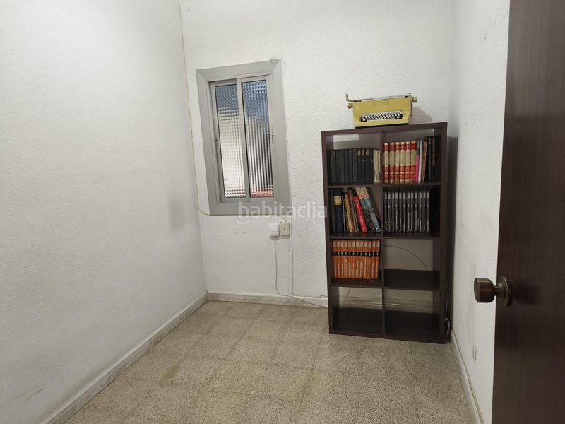 Foto 4d7608e3-f87e-4209-8924-472c1521c2fb. Planta baixa a El Camp de l´Arpa del Clot Barcelona