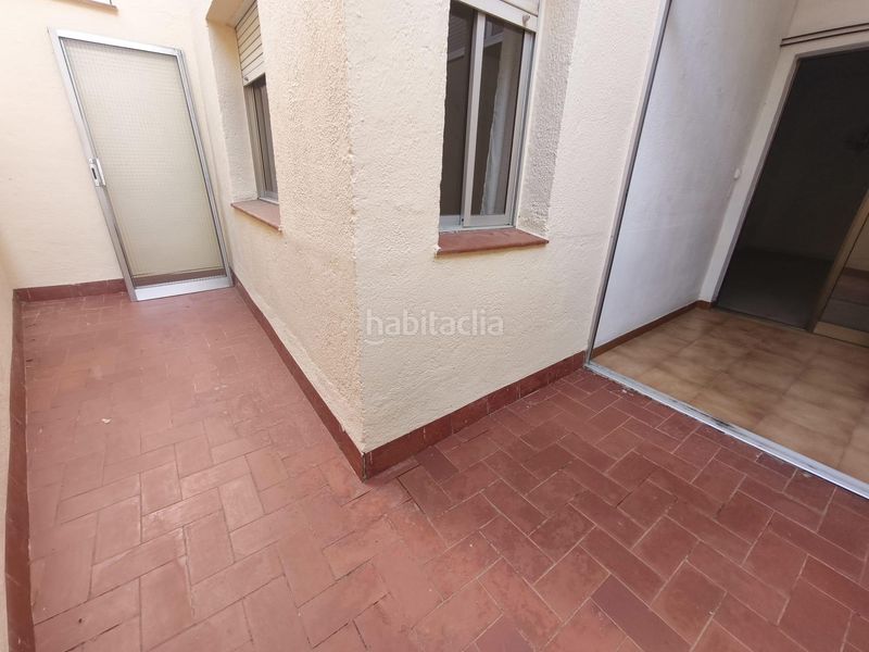 Foto f83c4dbf-d030-4e52-adf9-4d736fe5c8a6. Planta baixa a El Camp de l´Arpa del Clot Barcelona