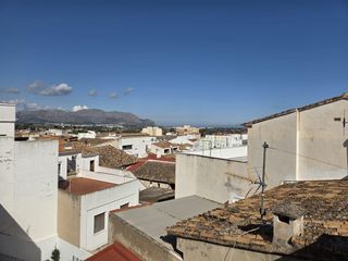 Casa aparellada a Centro. A casos metros del ayuntamiento.