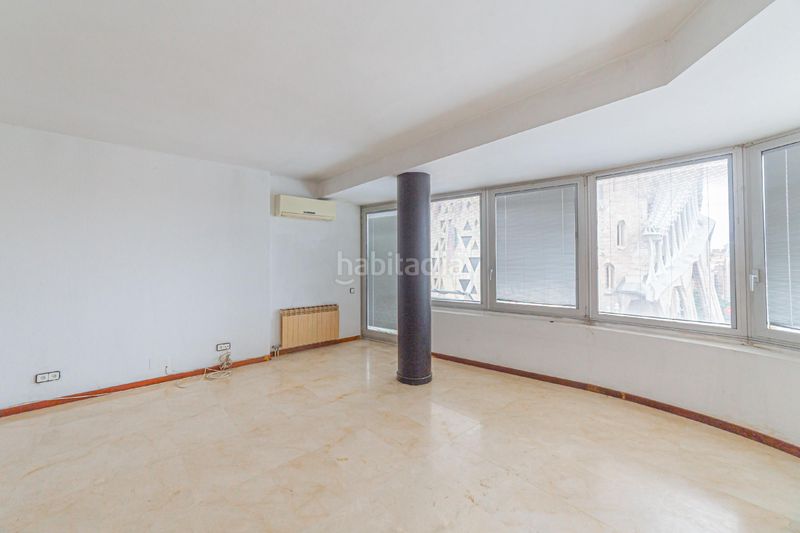 Foto c9af14ad-6a96-46e3-94a1-26a7a6ed41ee. Àtic amb calefacció aparcament a Sagrada Família Barcelona