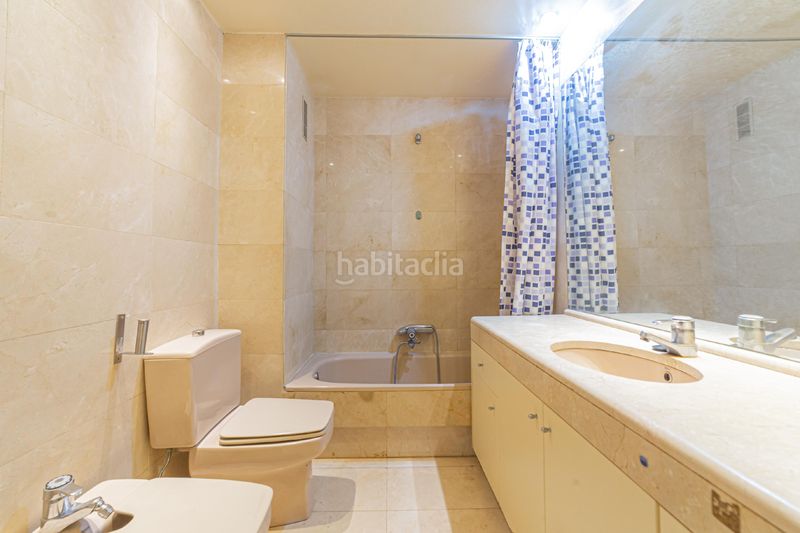 Foto f8071b04-2b2c-420a-a45a-5c74682f7665. Àtic amb calefacció aparcament a Sagrada Família Barcelona