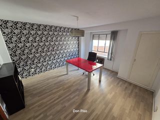 Apartament a Pego. Junto a la policía local.
