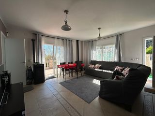 Chalet in Torre de Claramunt (La). Urbanización pinedas darmengol