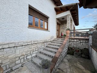 Chalet in Vallbona d´Anoia. Cerca de la estación del tren