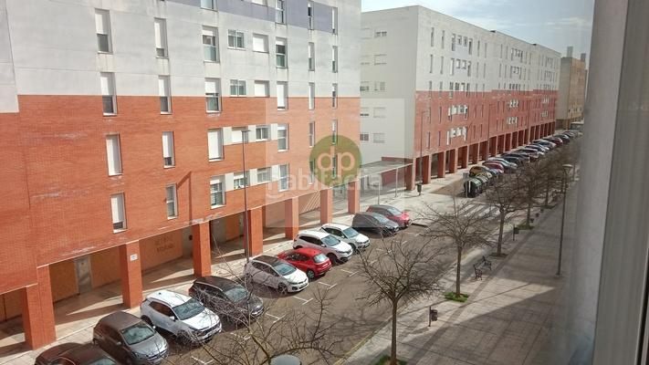 Foto 02d69091-80e6-4fca-9449-963bcf3b742f. Pis amb calefacció aparcament a Golf Guadiana Badajoz