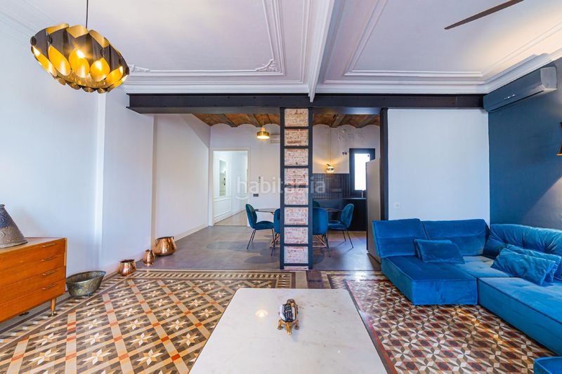 Foto 50d85f41-9c74-46d3-b2ef-2444e4d7d6c5. Àtic amb calefacció a L´Antiga Esquerra de l´Eixample Barcelona