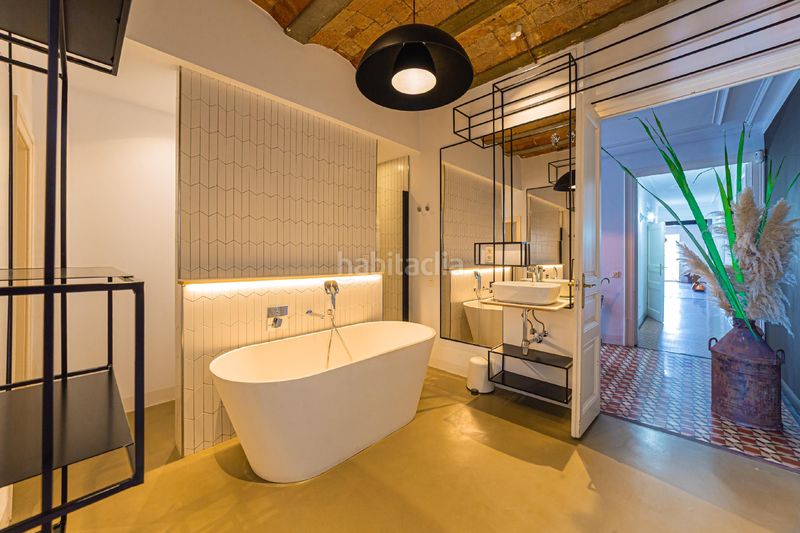 Foto 69509166-511b-4aff-9600-bcea687e792d. Àtic amb calefacció a L´Antiga Esquerra de l´Eixample Barcelona