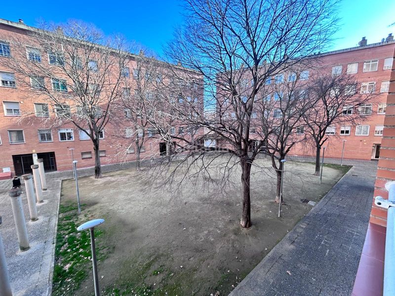 Foto c8c0fe54-bcfd-4740-b804-803e3cfdc24f. Pis amb calefacció aparcament a Can Rull Sabadell