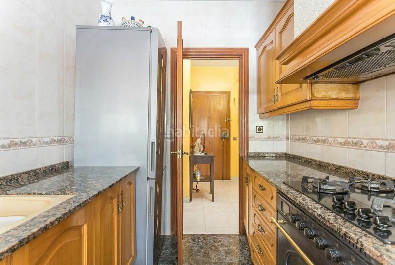 Foto f6cb6831-a3e1-43ea-9cf7-55a73eeaf4d9. Pis amb calefacció aparcament a Can Rull Sabadell