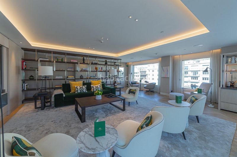 Foto d9038c81-a57a-4fbc-8d48-22a29ddb20e9. Pis amb calefacció aparcament piscina a Vila de Gràcia Barcelona