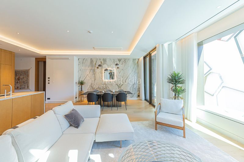 Foto ebe4aade-f282-4c22-bf2c-039f59baab14. Pis amb calefacció aparcament piscina a Vila de Gràcia Barcelona