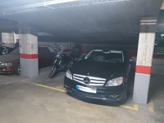 Aparcament cotxe a Port