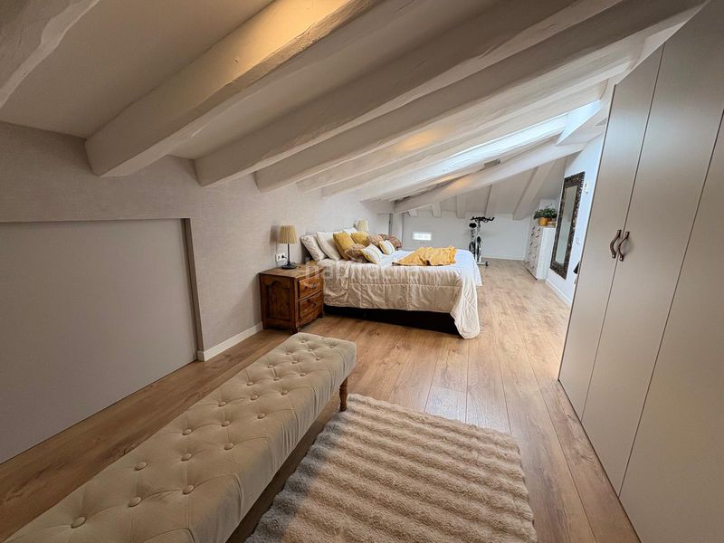 Foto 721b7ce6-d4ef-4a3d-8f4c-6f84236c59a1. Dúplex amb calefacció a Centre Sabadell